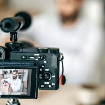The Power of Influencer Collaborations for Small E-commerce Businesses